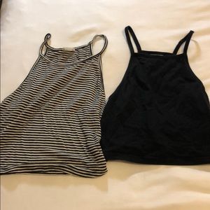 2 Crop Tops
